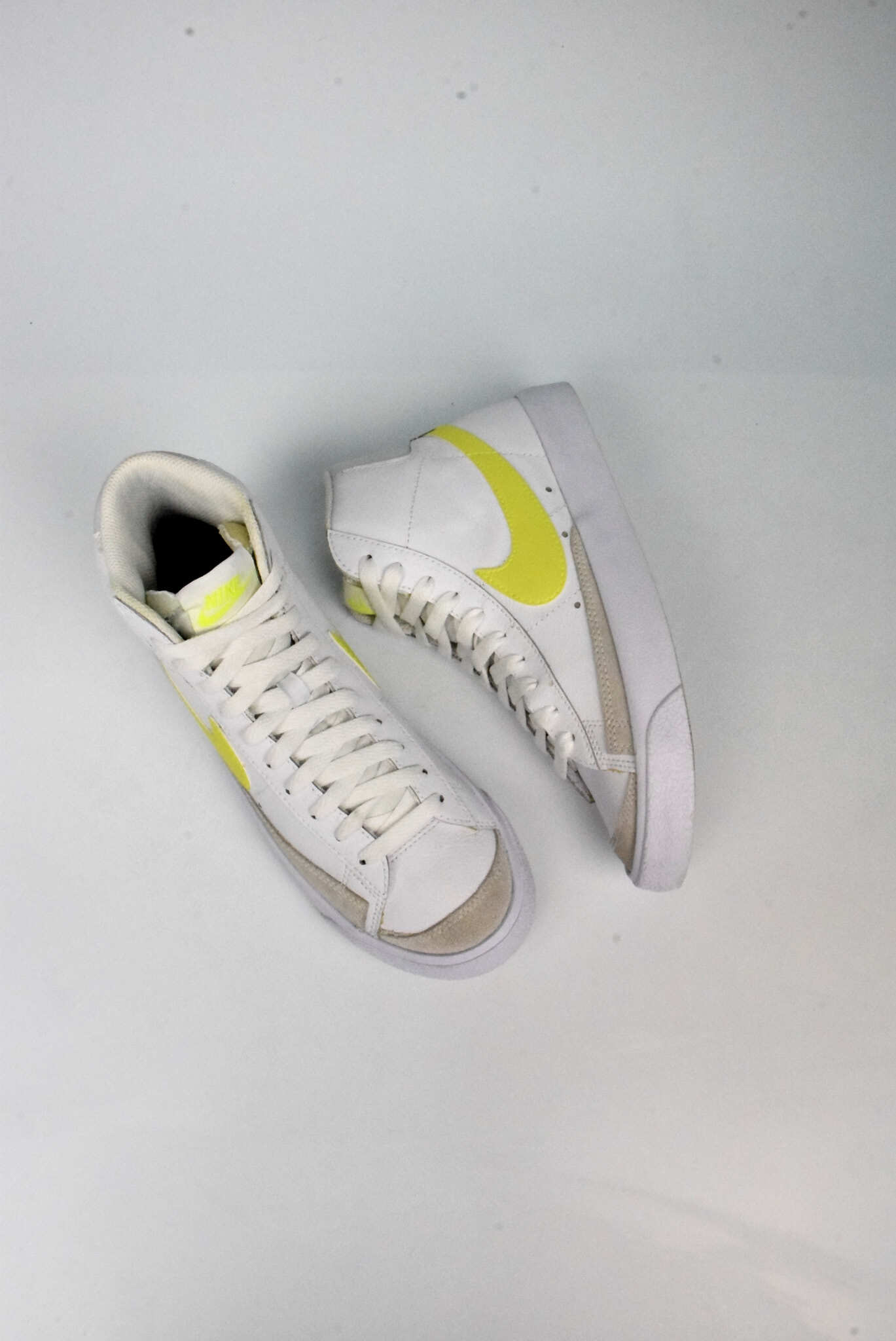 Nike Blazer Mid '77 Neon Swoosh