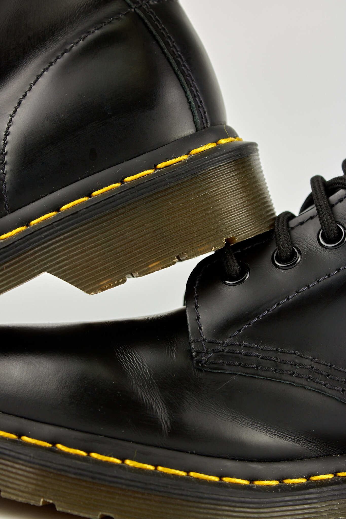 Dr. Martens 1914 Smooth Leather 14 Eyelets Black