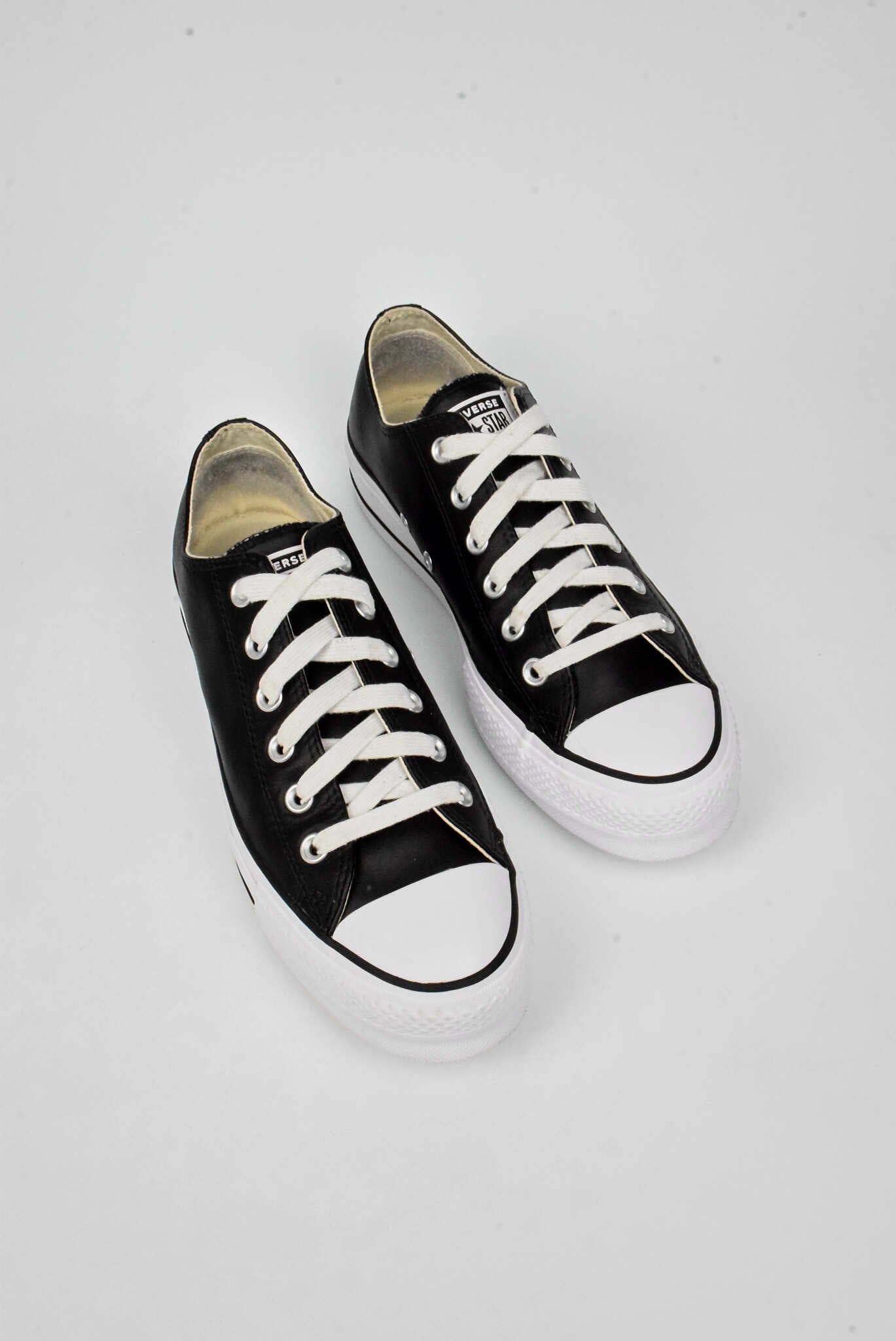 Converse Chuck Taylor Low Black Leather