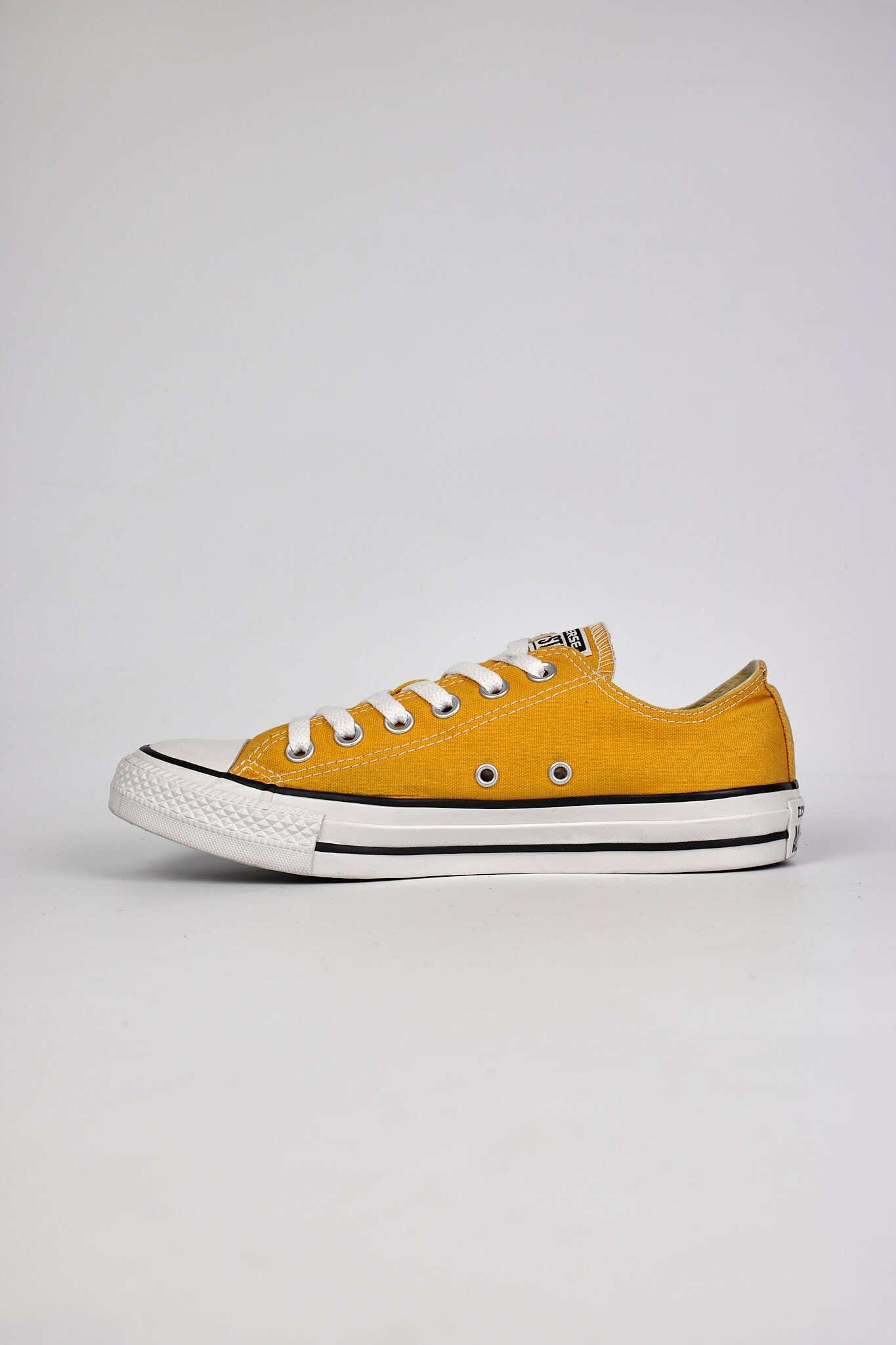 Converse Chuck Taylor Low Yellow