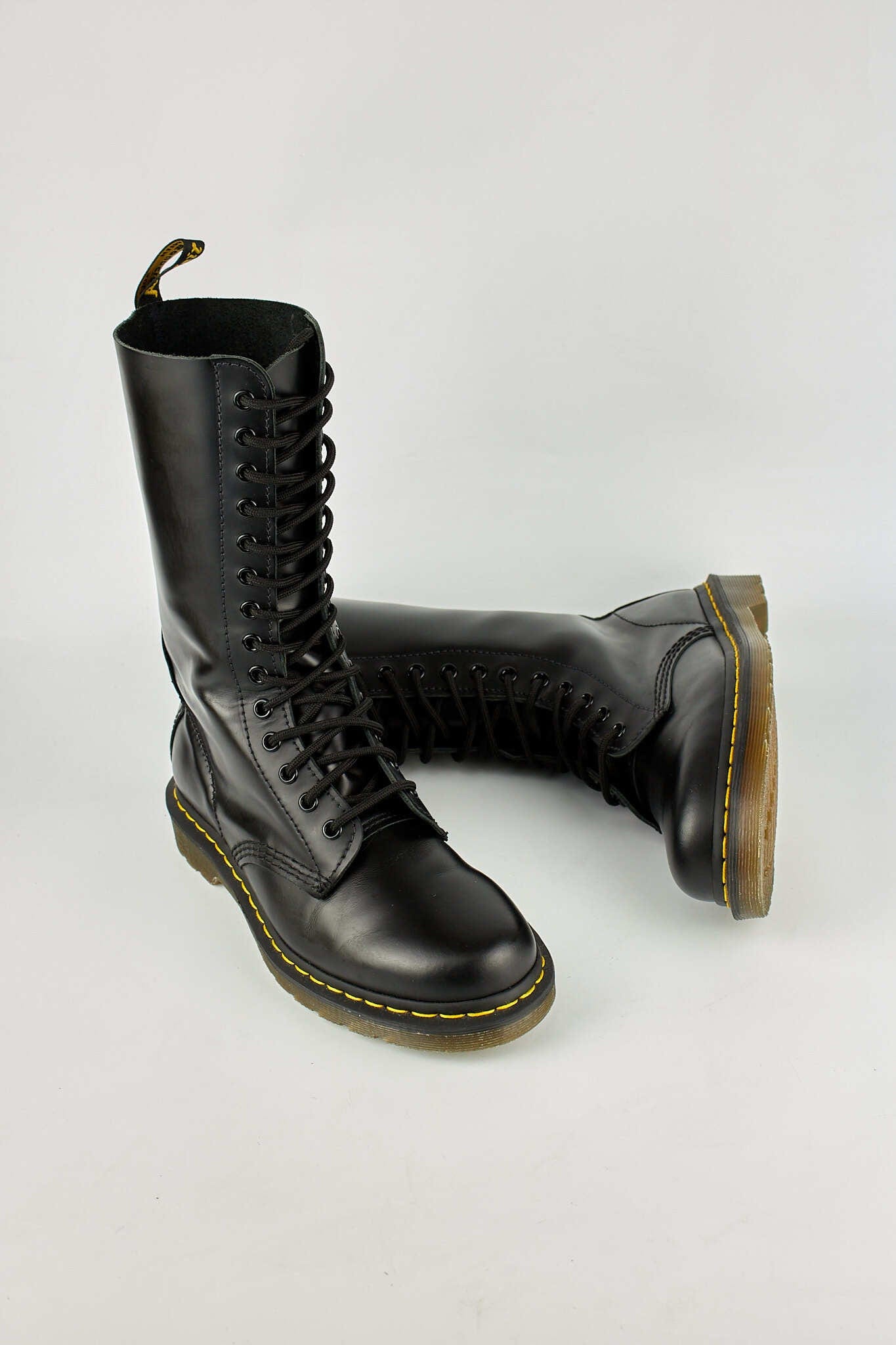 Dr. Martens 1914 Smooth Leather 14 Eyelets Black