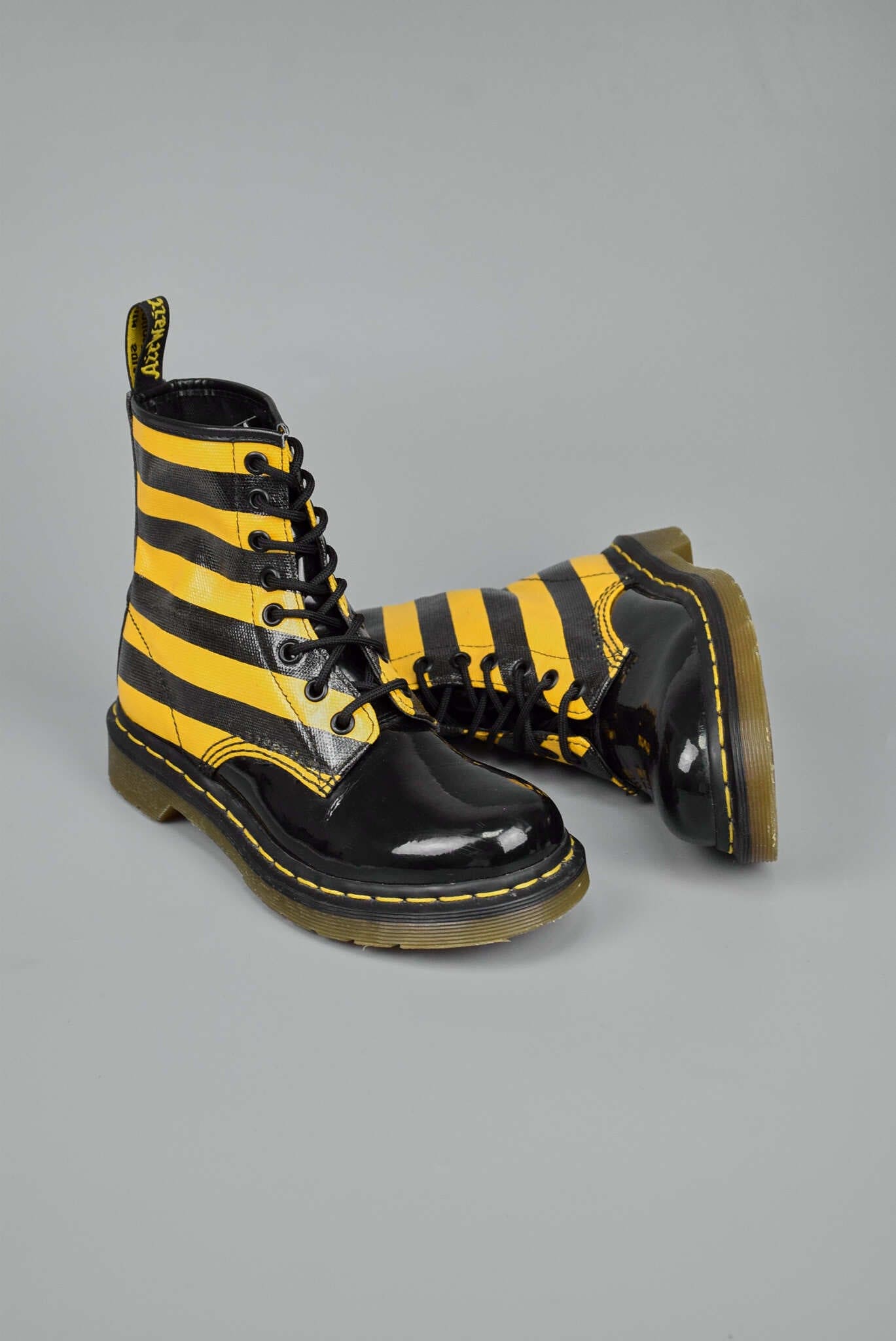 Dr. Martens 1460 Castel Patent Bee