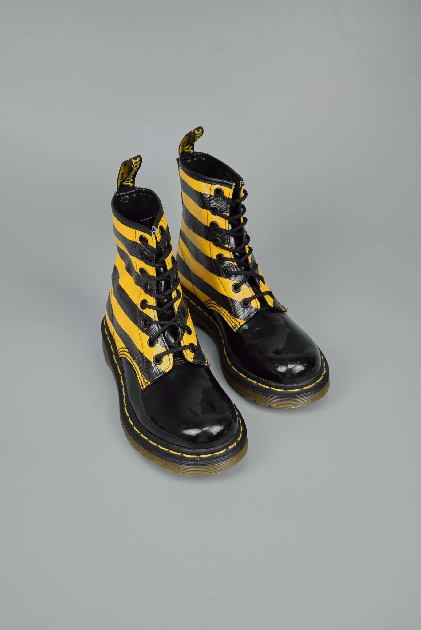 Dr. Martens 1460 Castel Patent Bee