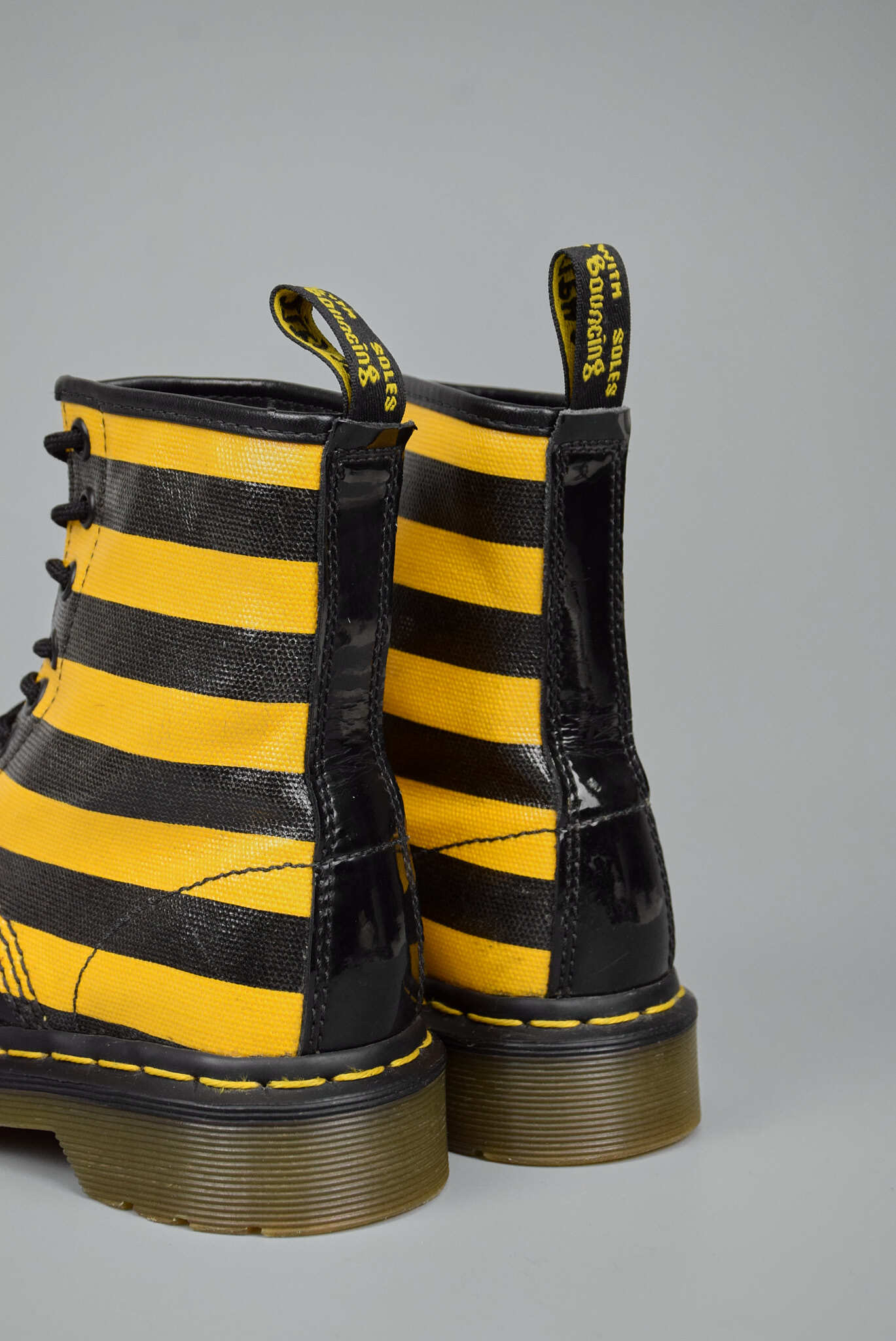 Dr. Martens 1460 Castel Patent Bee