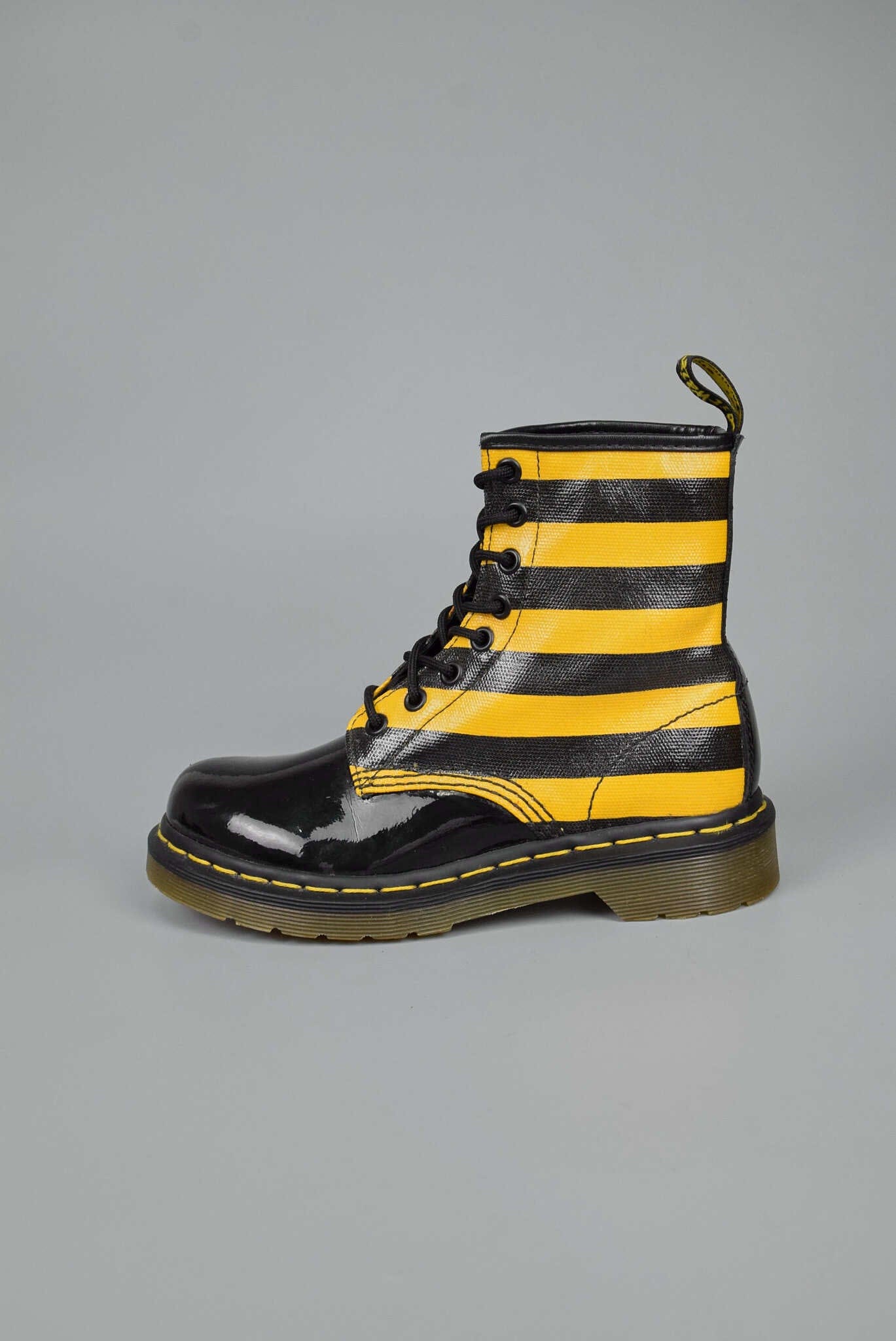 Dr. Martens 1460 Castel Patent Bee