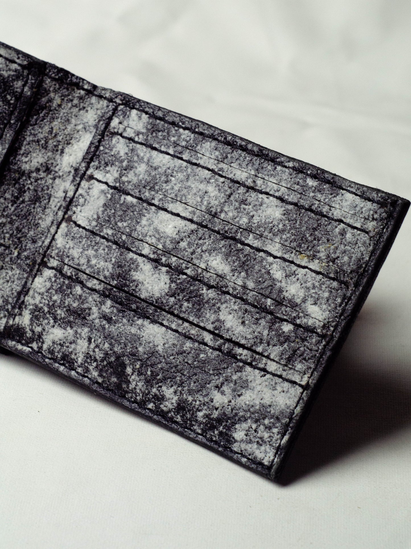 Black/white marble bifold wallet