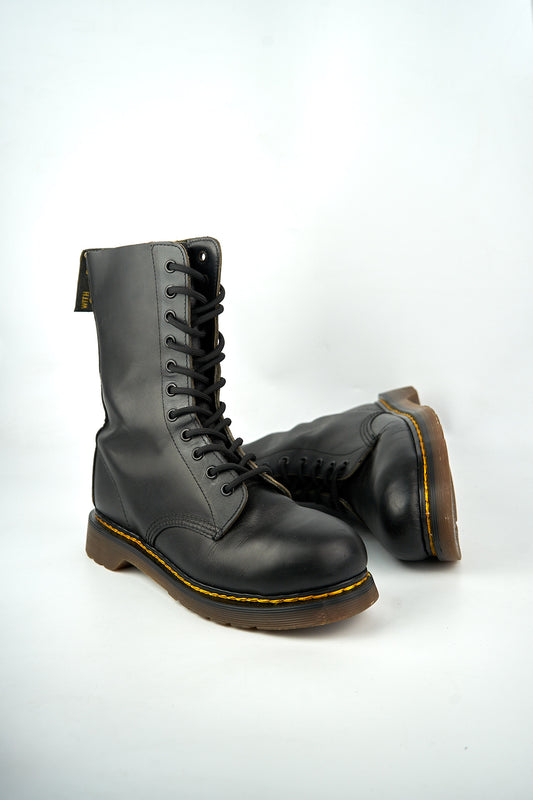 Dr. Martens Pascal 11-Eyelet Black