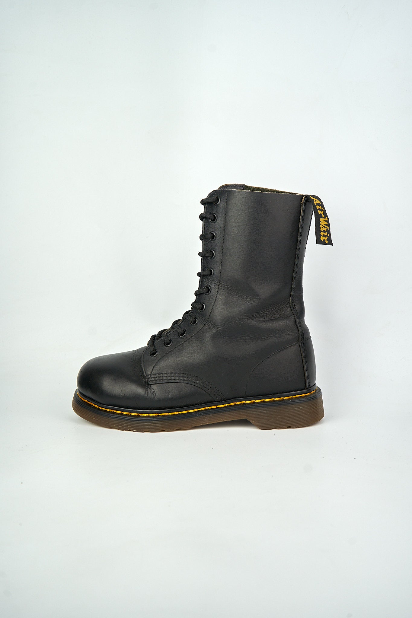 Dr. Martens Pascal 11-Eyelet Black