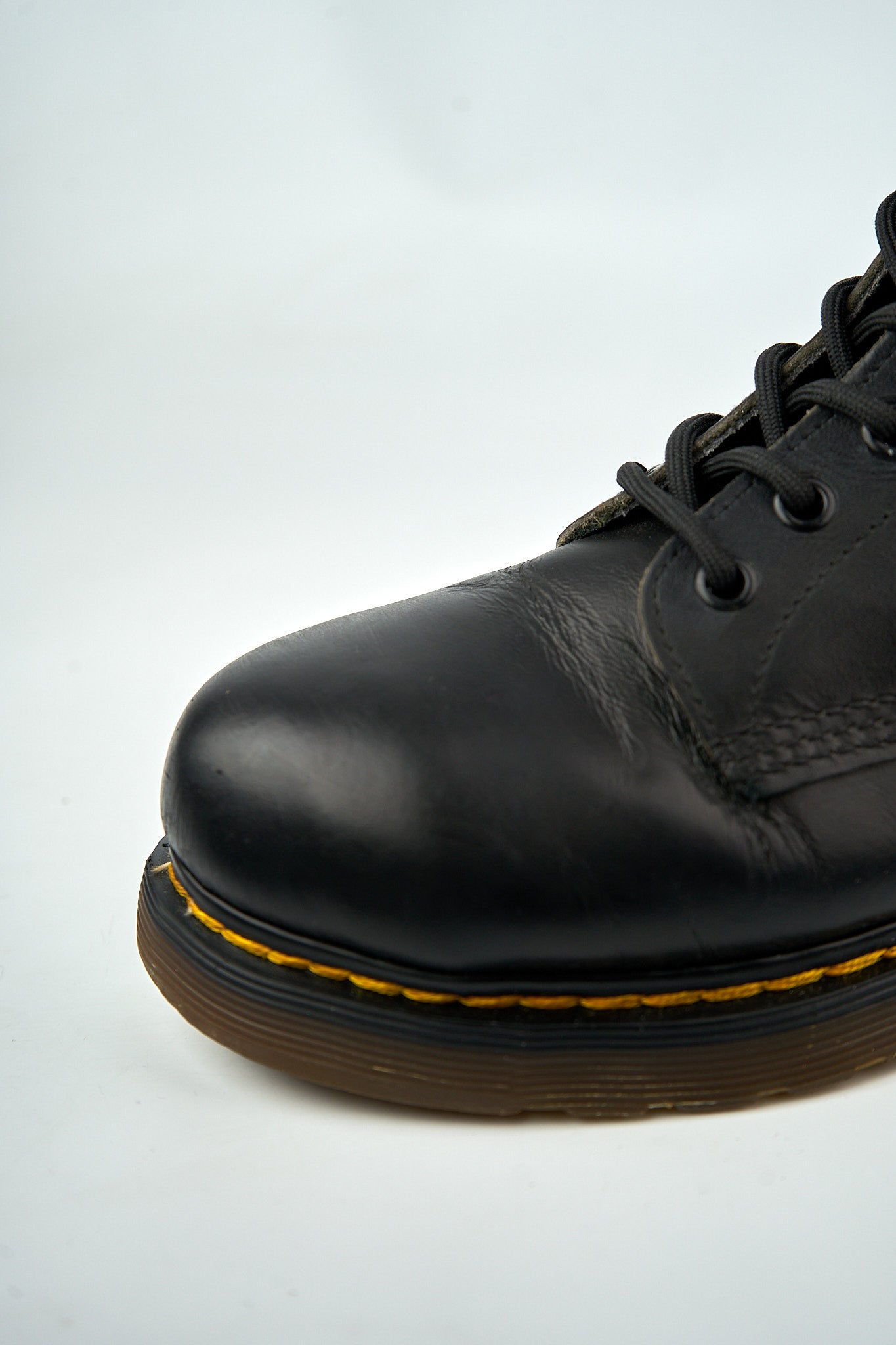 Dr. Martens Pascal 11-Eyelet Black