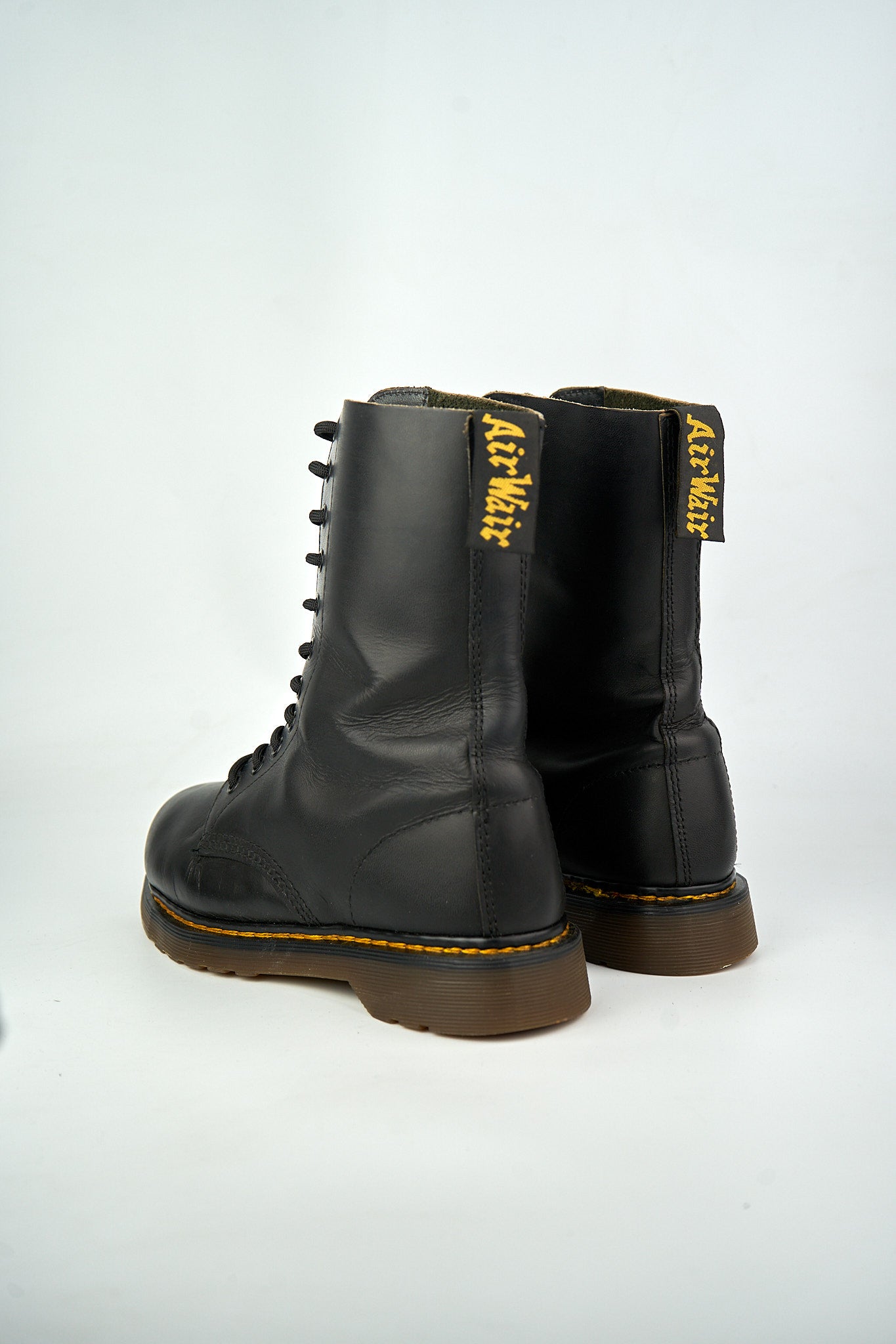 Dr. Martens Pascal 11-Eyelet Black