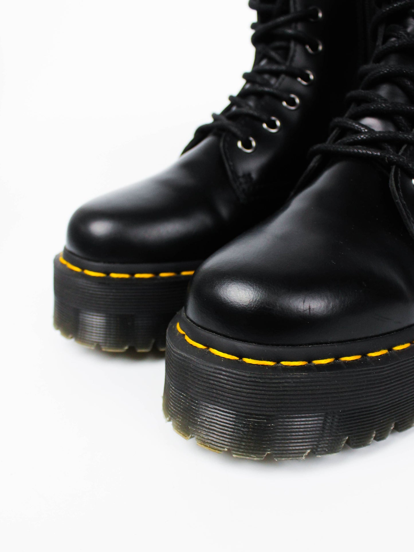Dr. Martens Jadon Black