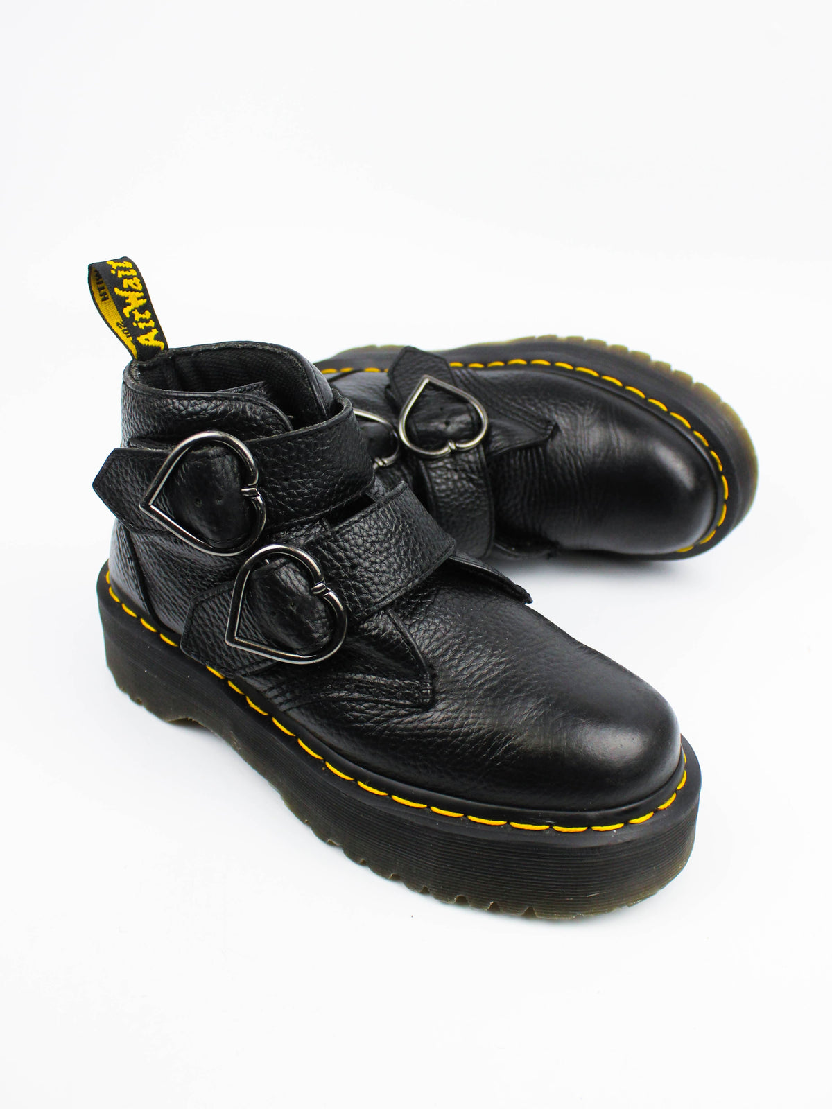 Dr. Martens Devon Heart