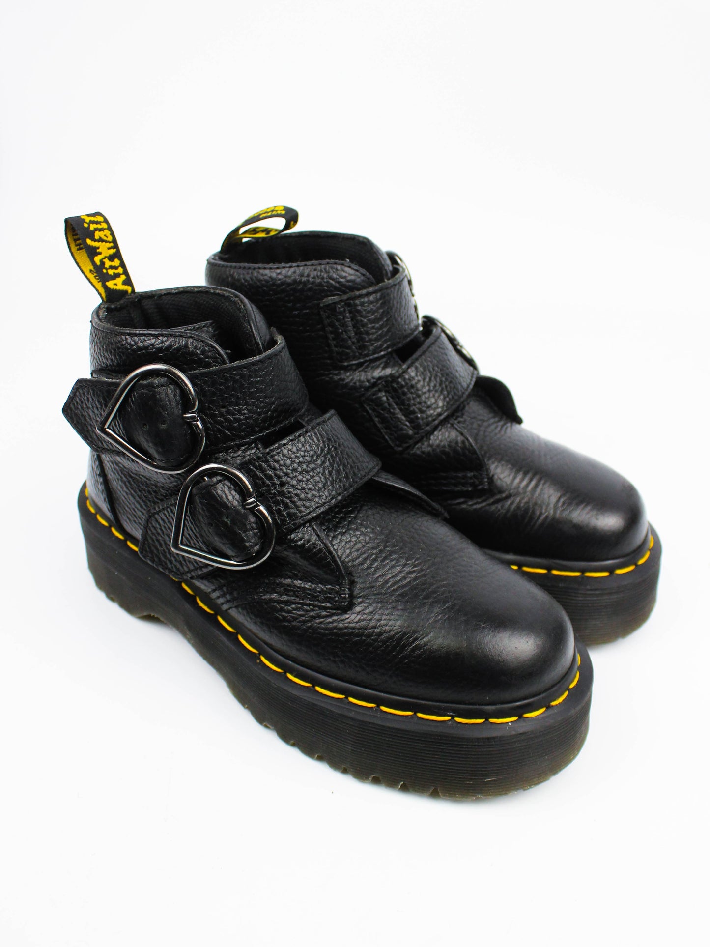 Dr. Martens Devon Heart