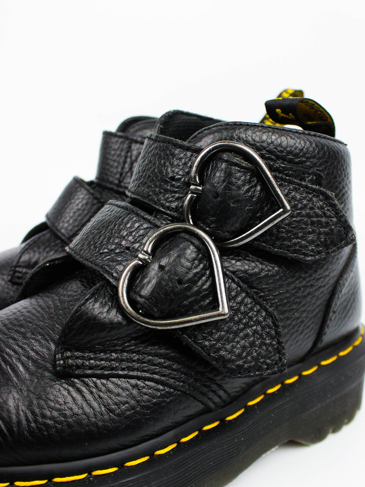 Dr. Martens Devon Heart