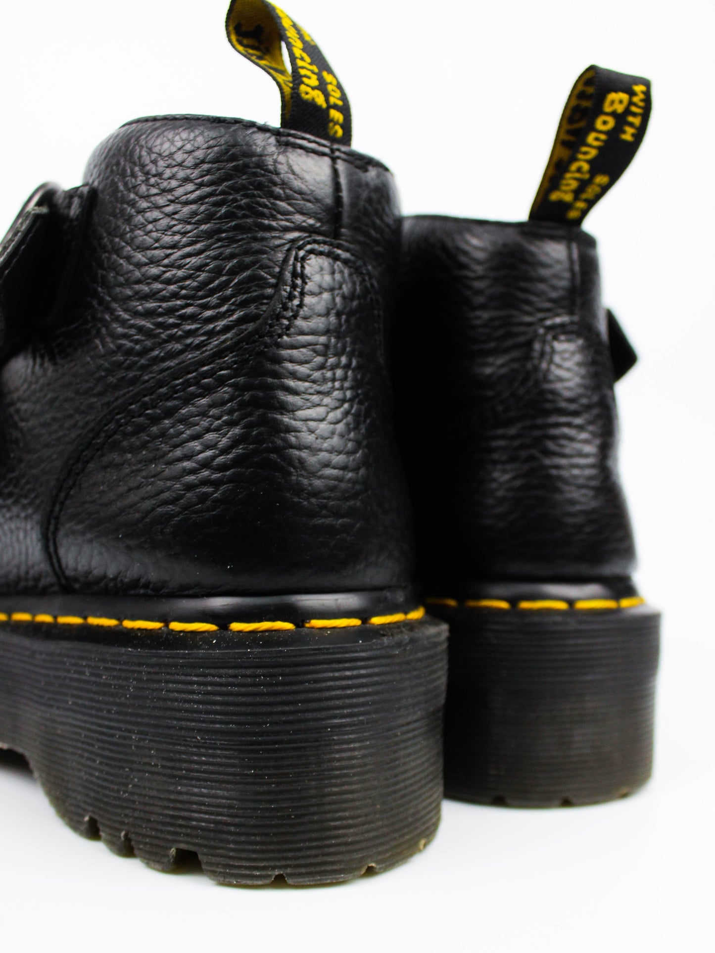 Dr. Martens Devon Heart