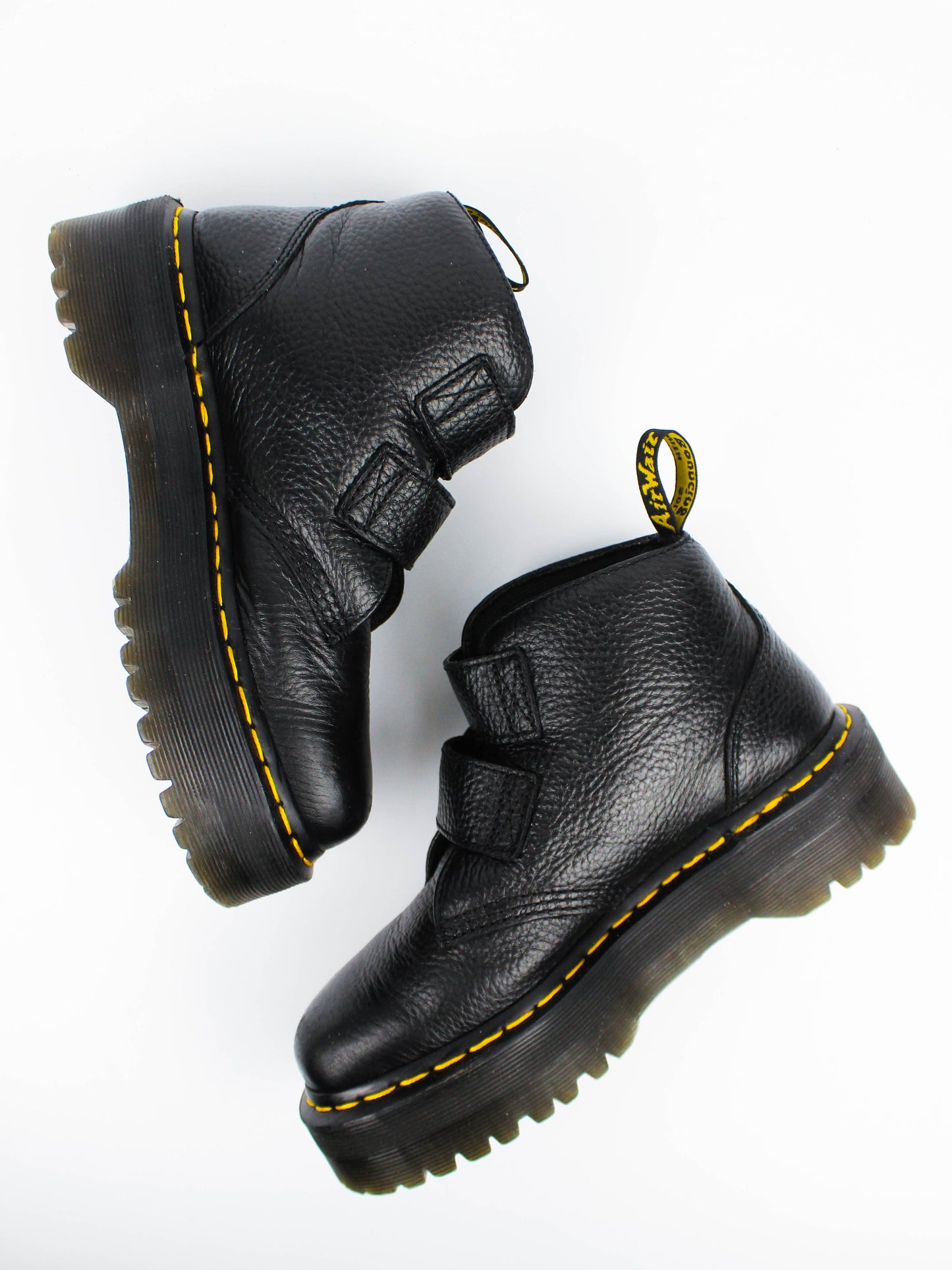 Dr. Martens Devon Heart