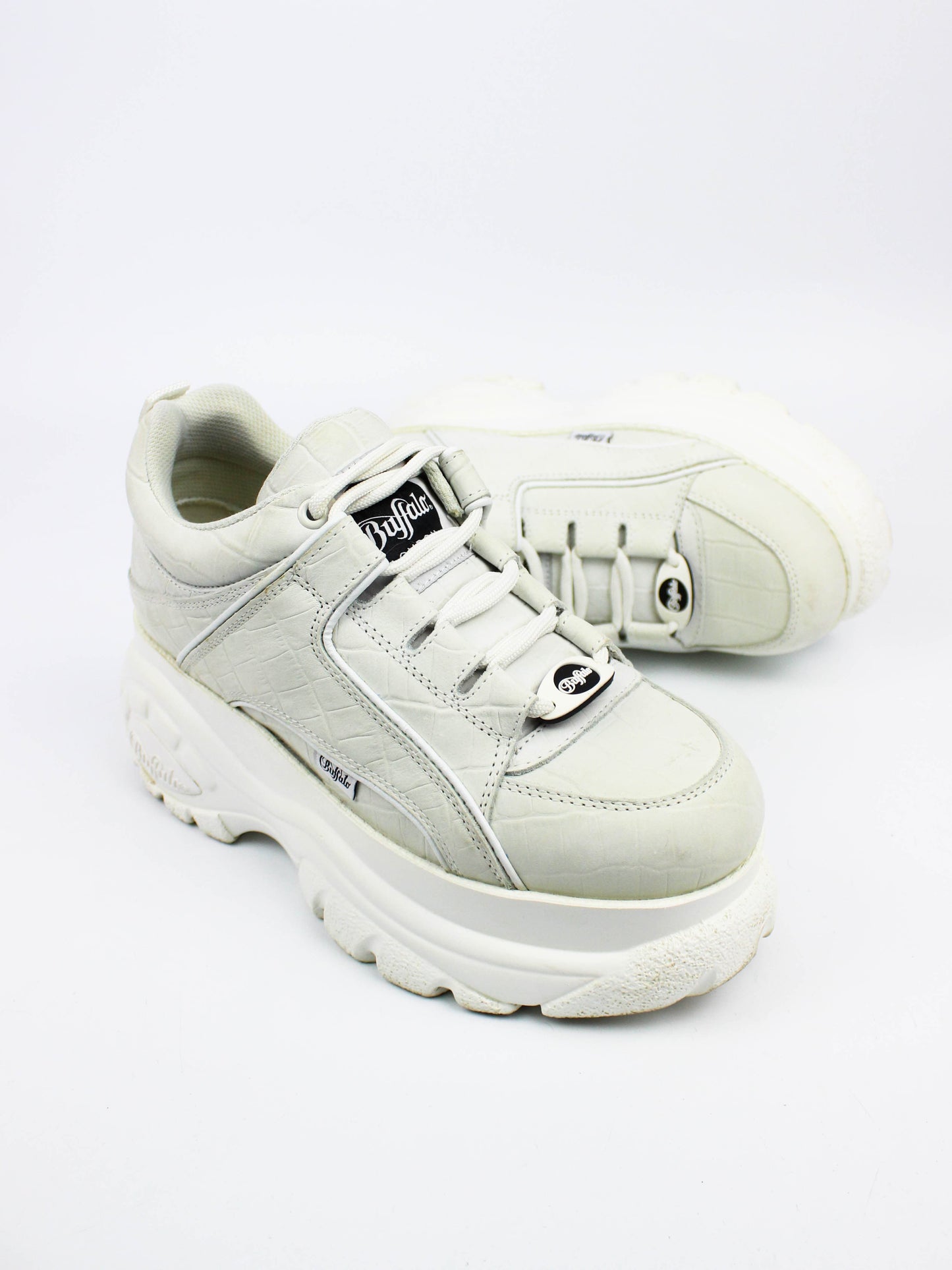 Buffalo Classic White Embossed Leather