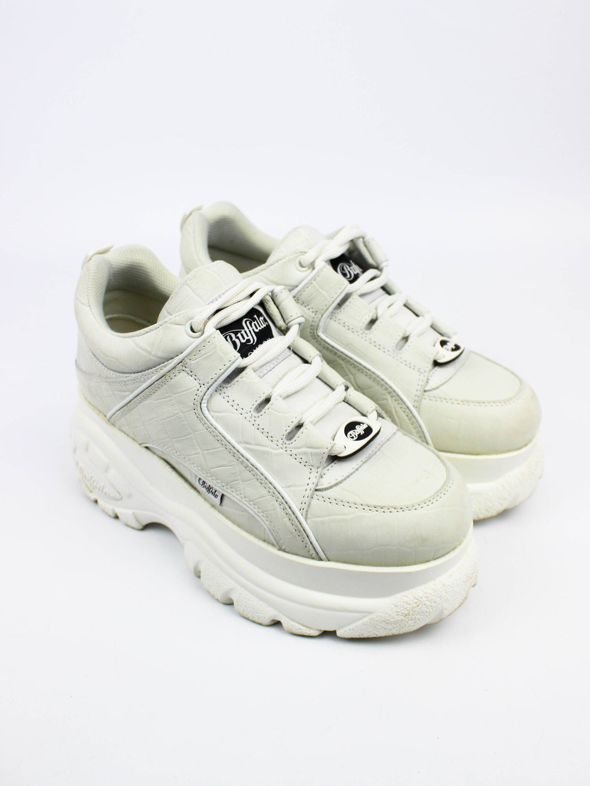 Buffalo Classic White Embossed Leather