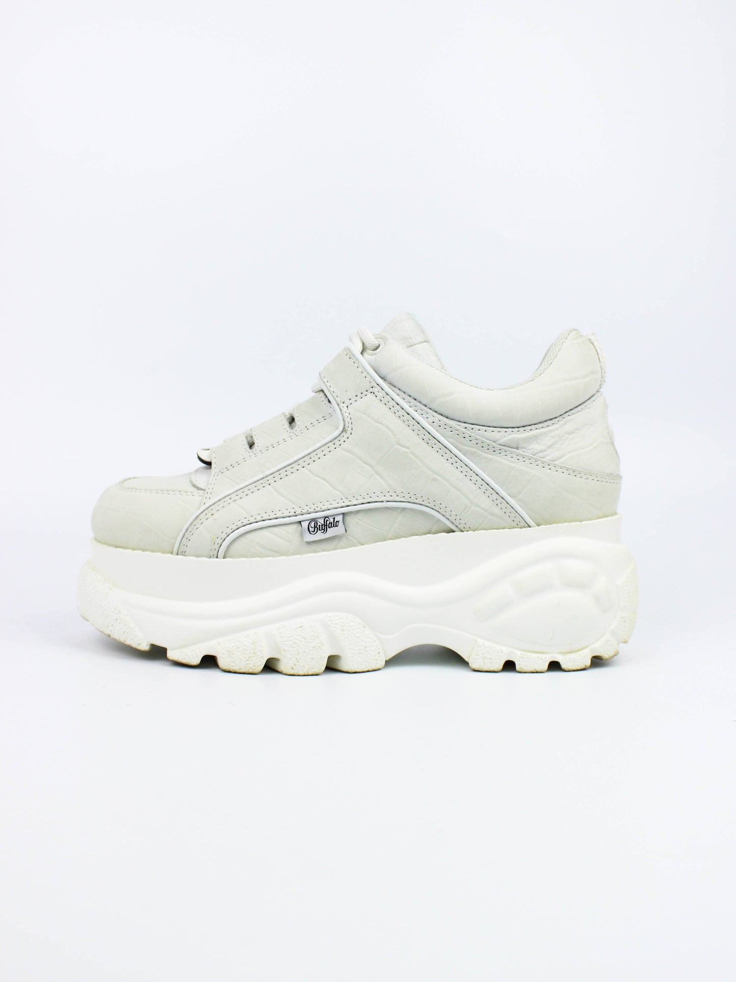 Buffalo Classic White Embossed Leather
