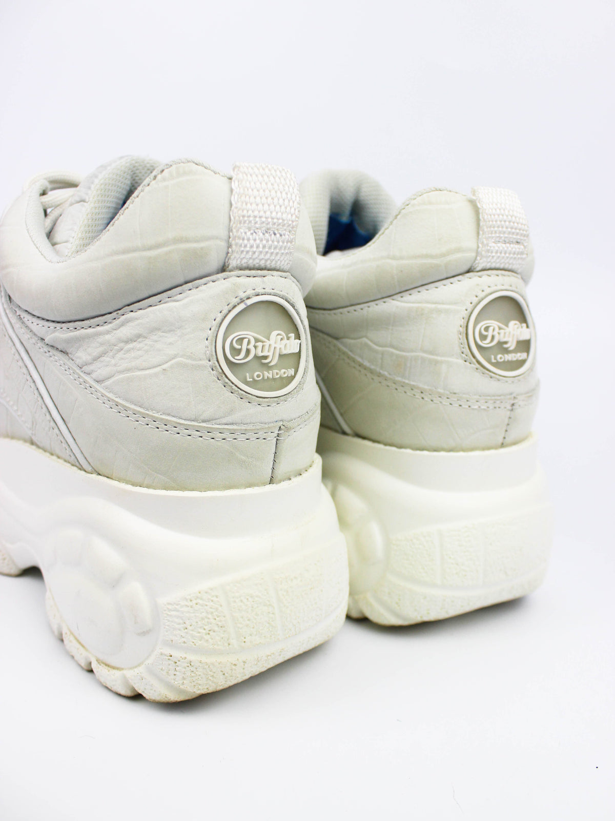 Buffalo Classic White Embossed Leather