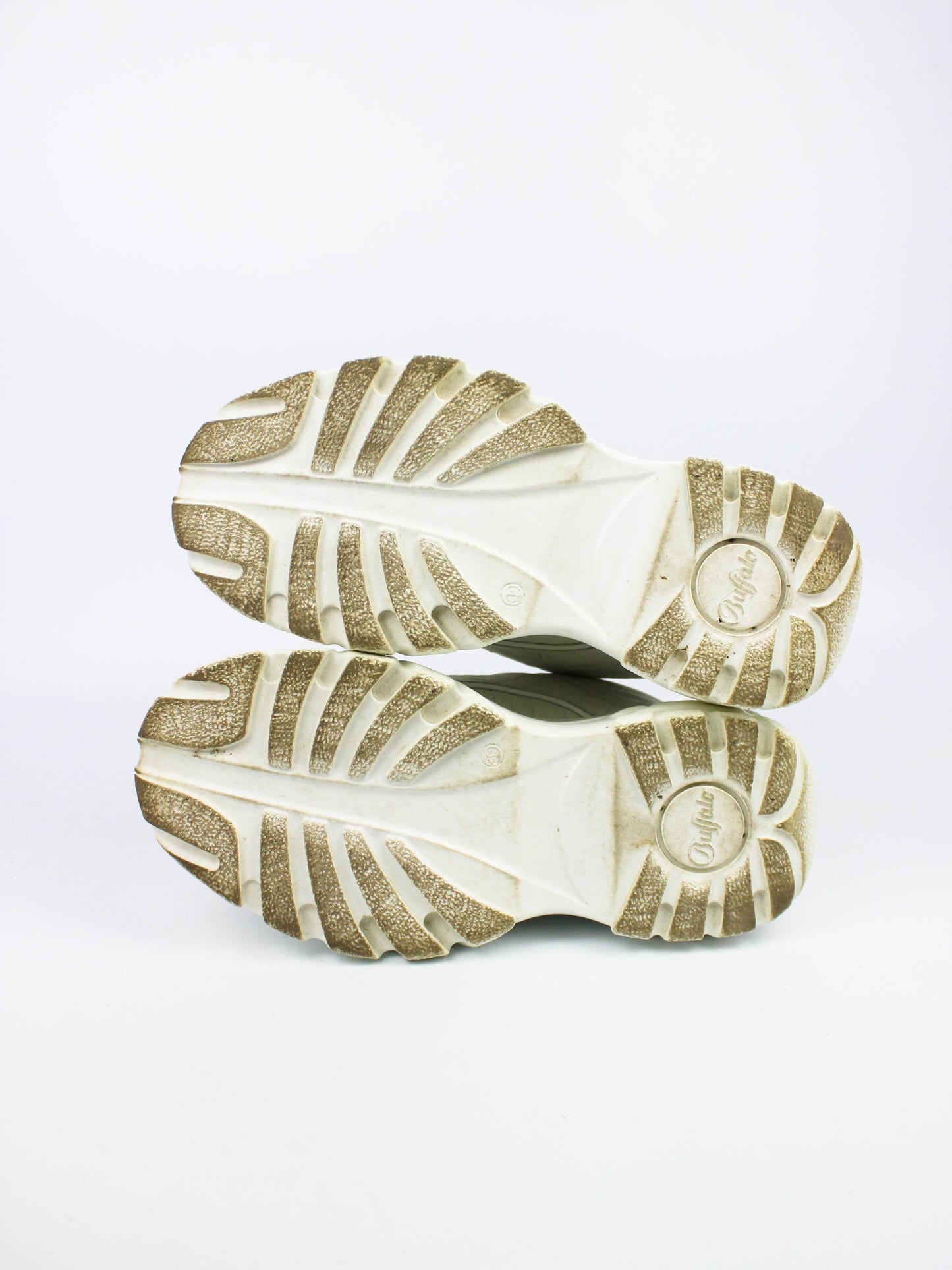 Buffalo Classic White Embossed Leather