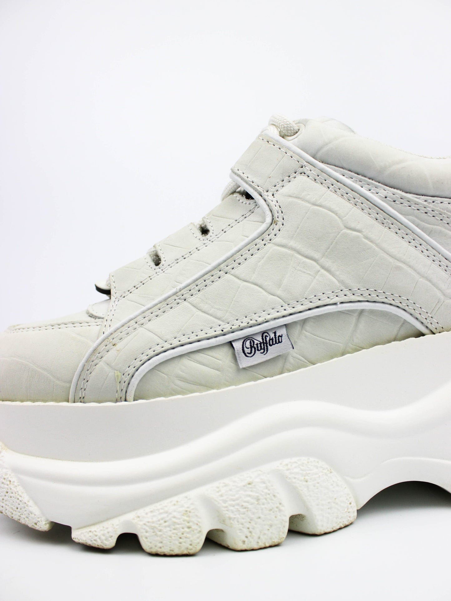 Buffalo Classic White Embossed Leather