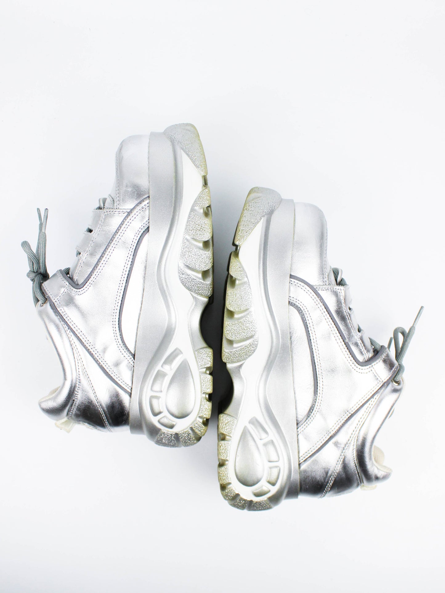 Buffalo Silver Metallic Leather Sneakers