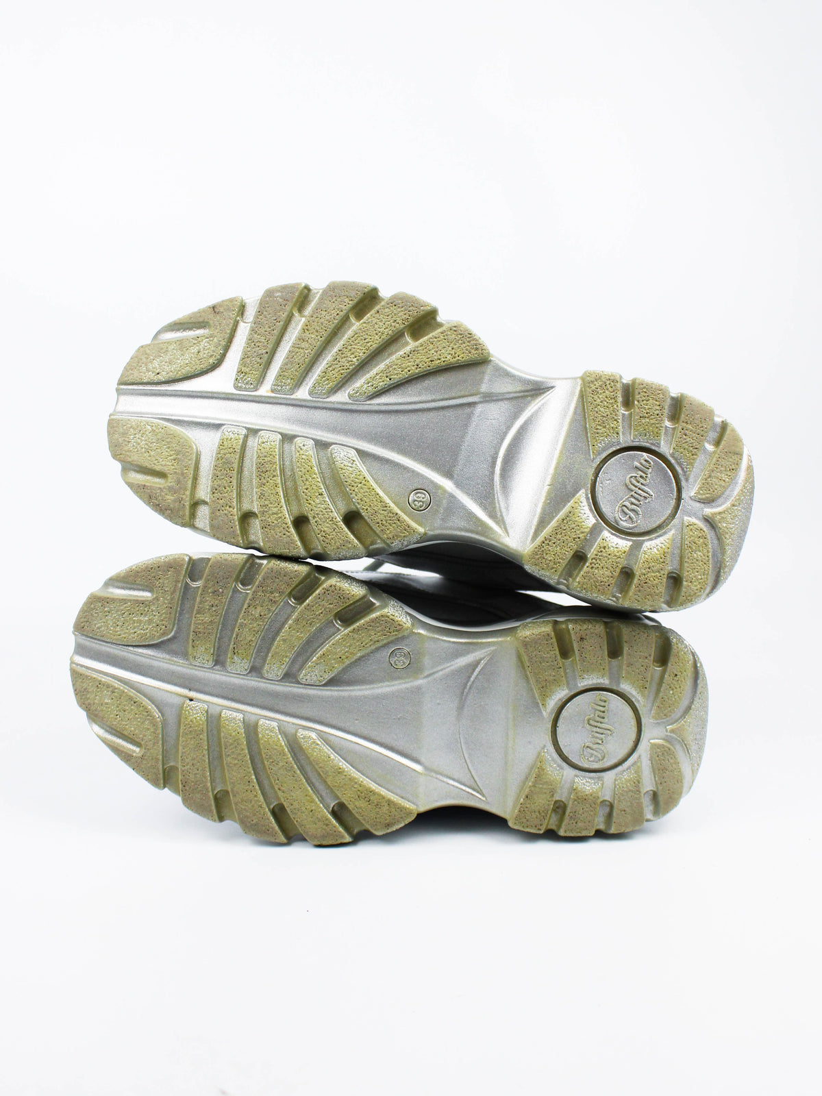Buffalo Silver Metallic Leather Sneakers