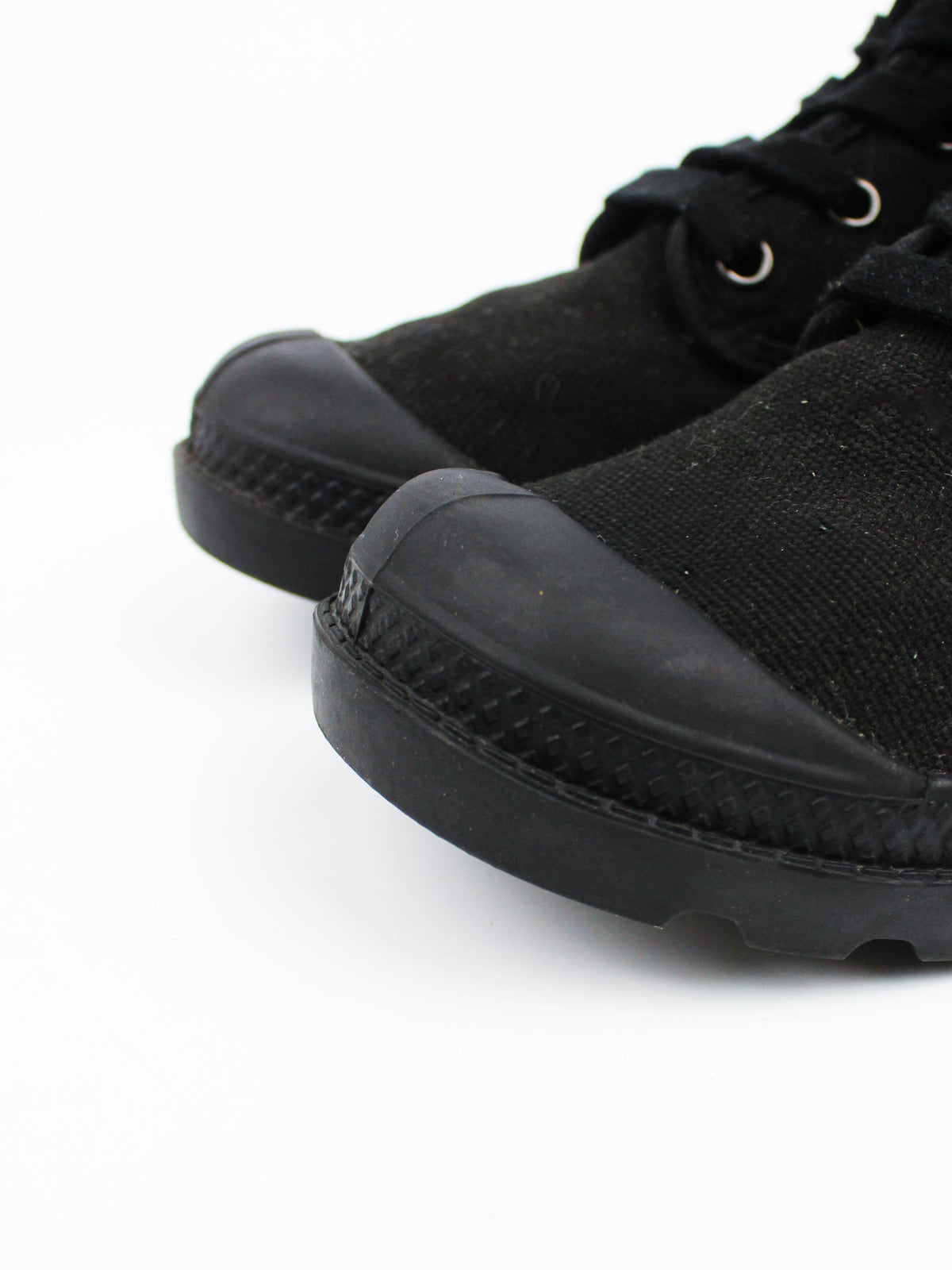 Palladium Pampa Hi Black