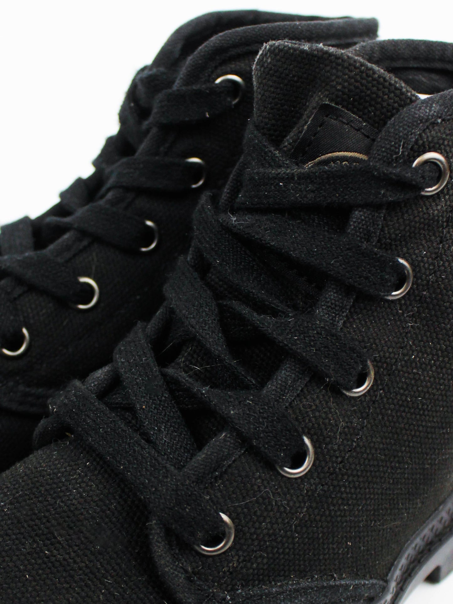 Palladium Pampa Hi Black