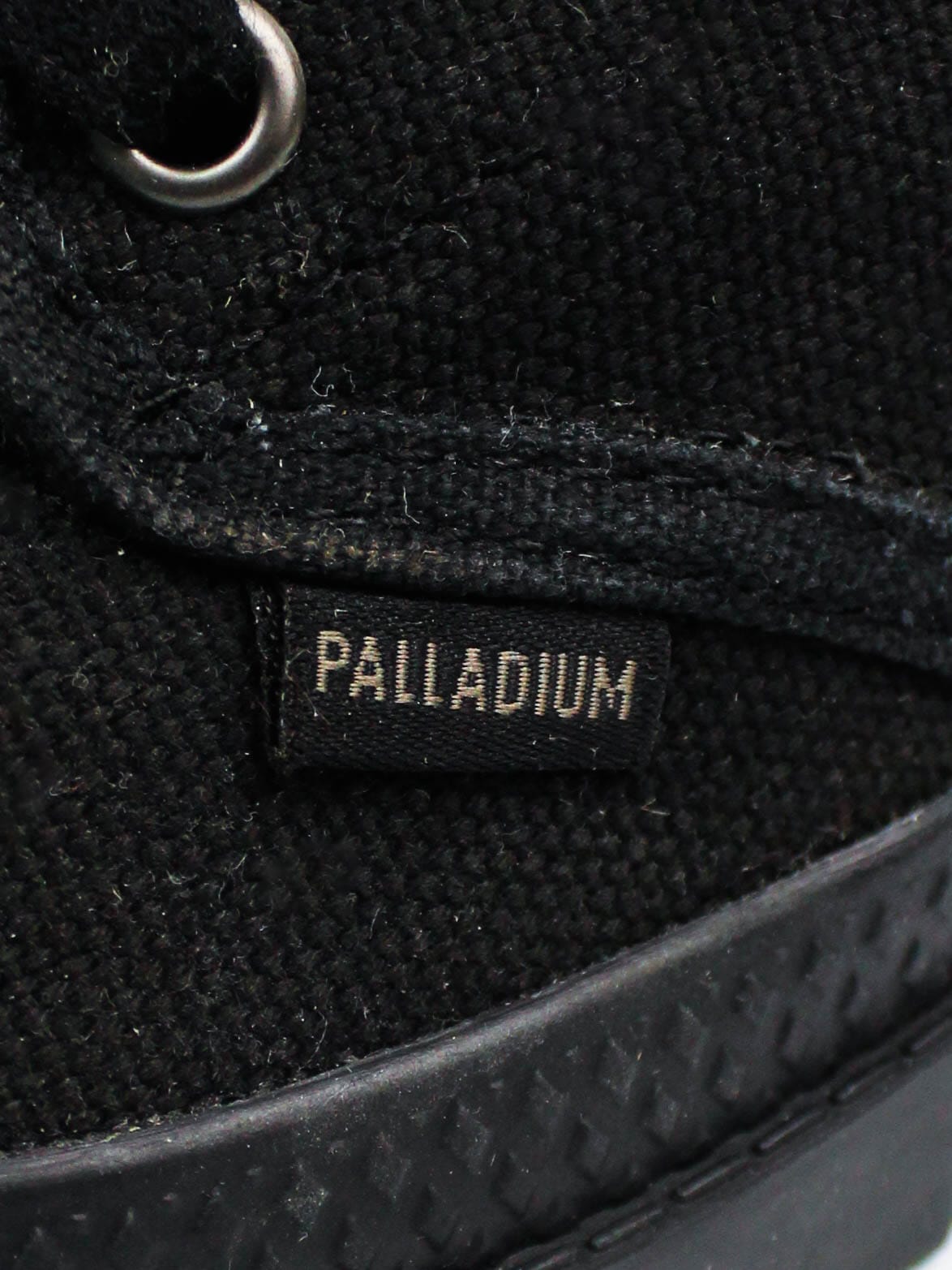 Palladium Pampa Hi Black