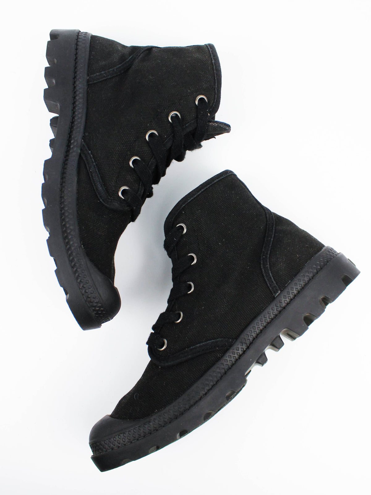 Palladium Pampa Hi Black
