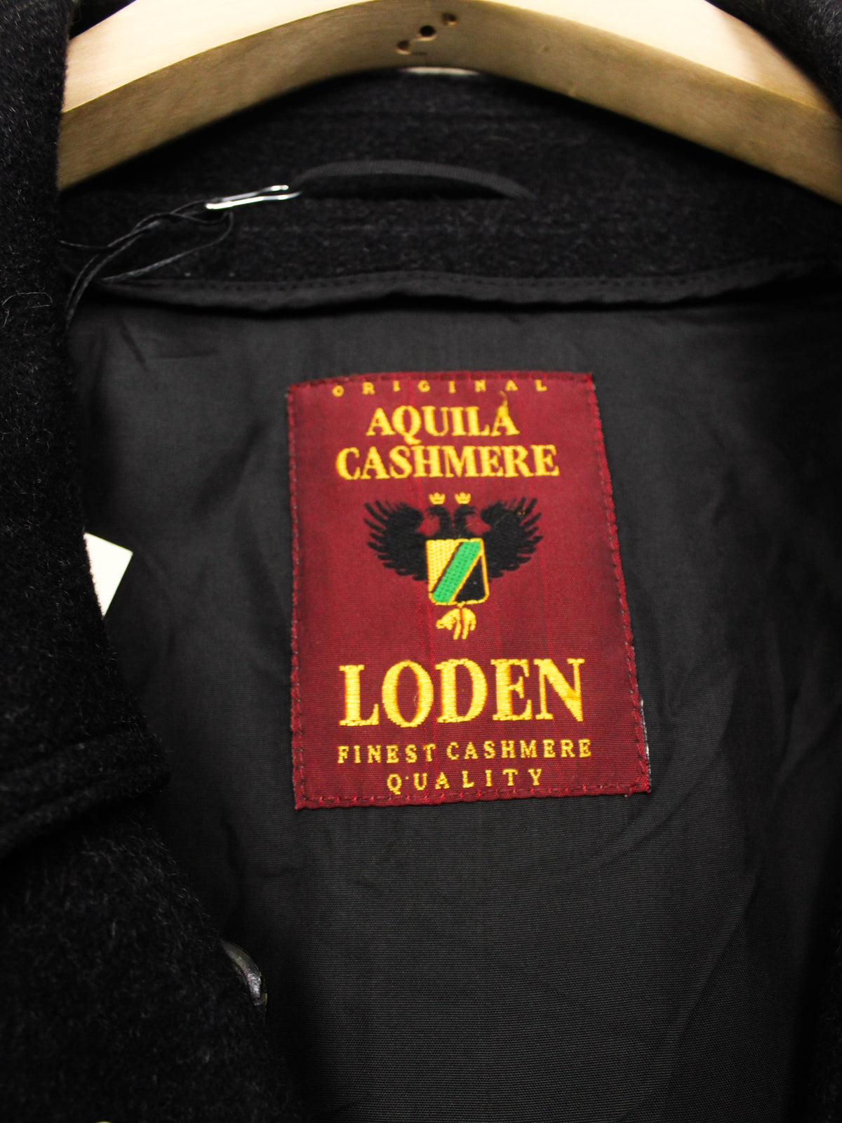Чорне класичне пальто Loden