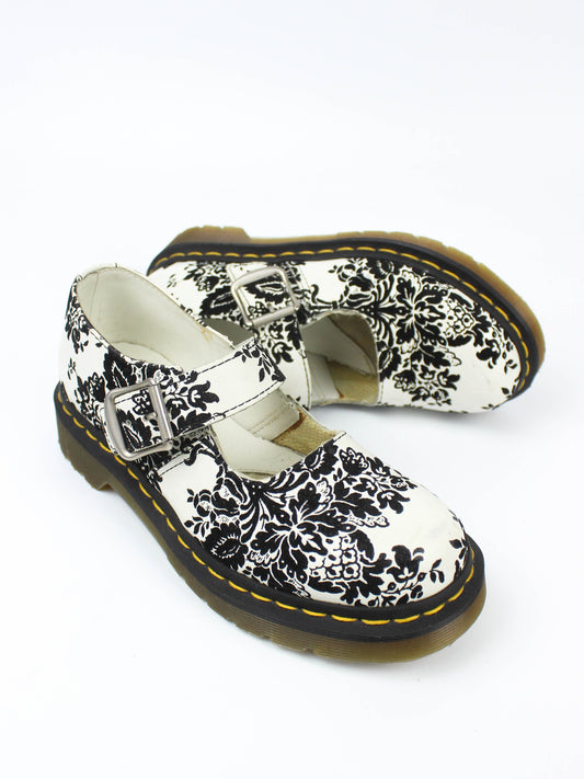 Dr. Martens Mary Jane 5026