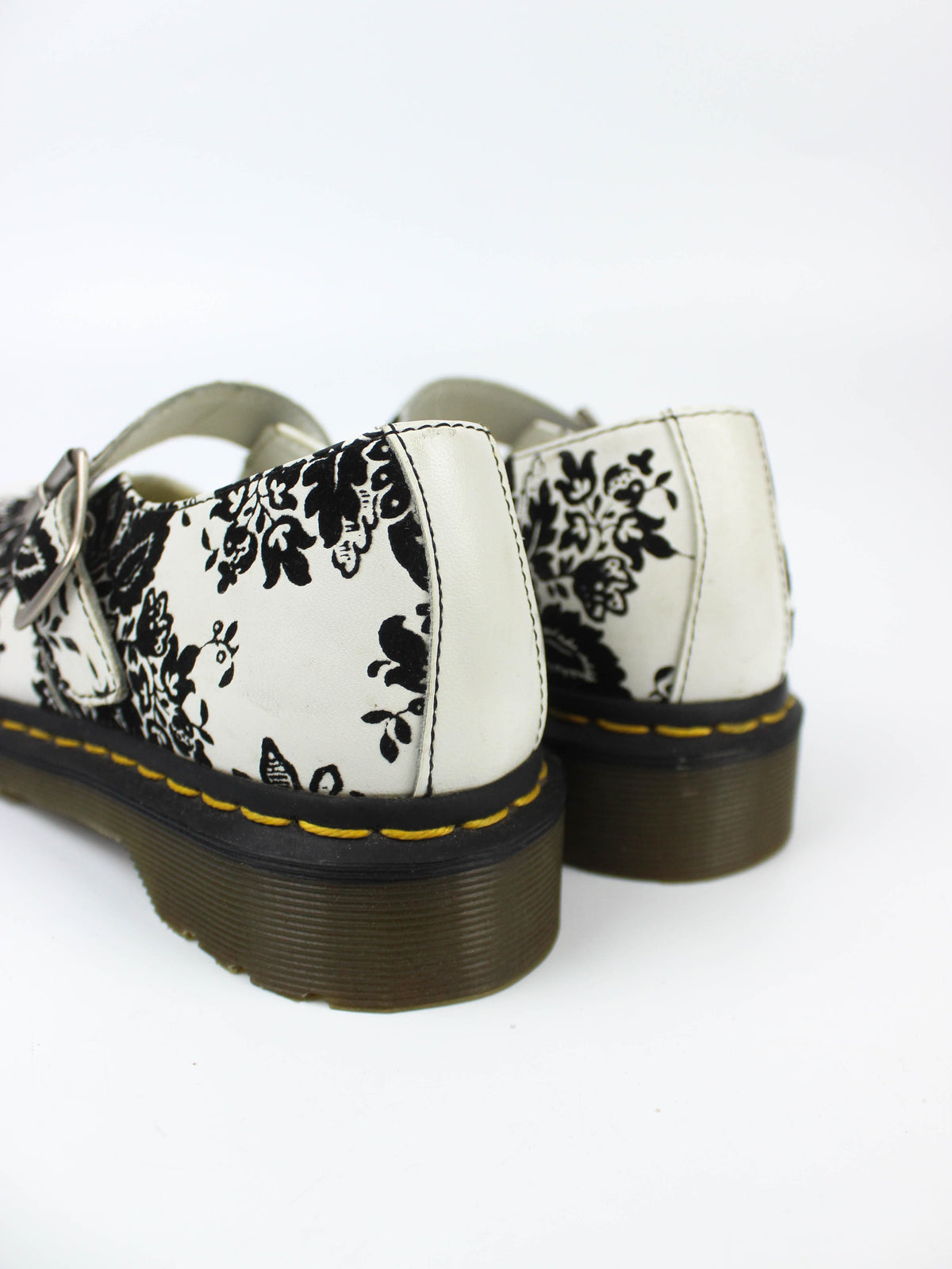 Dr. Martens Mary Jane 5026