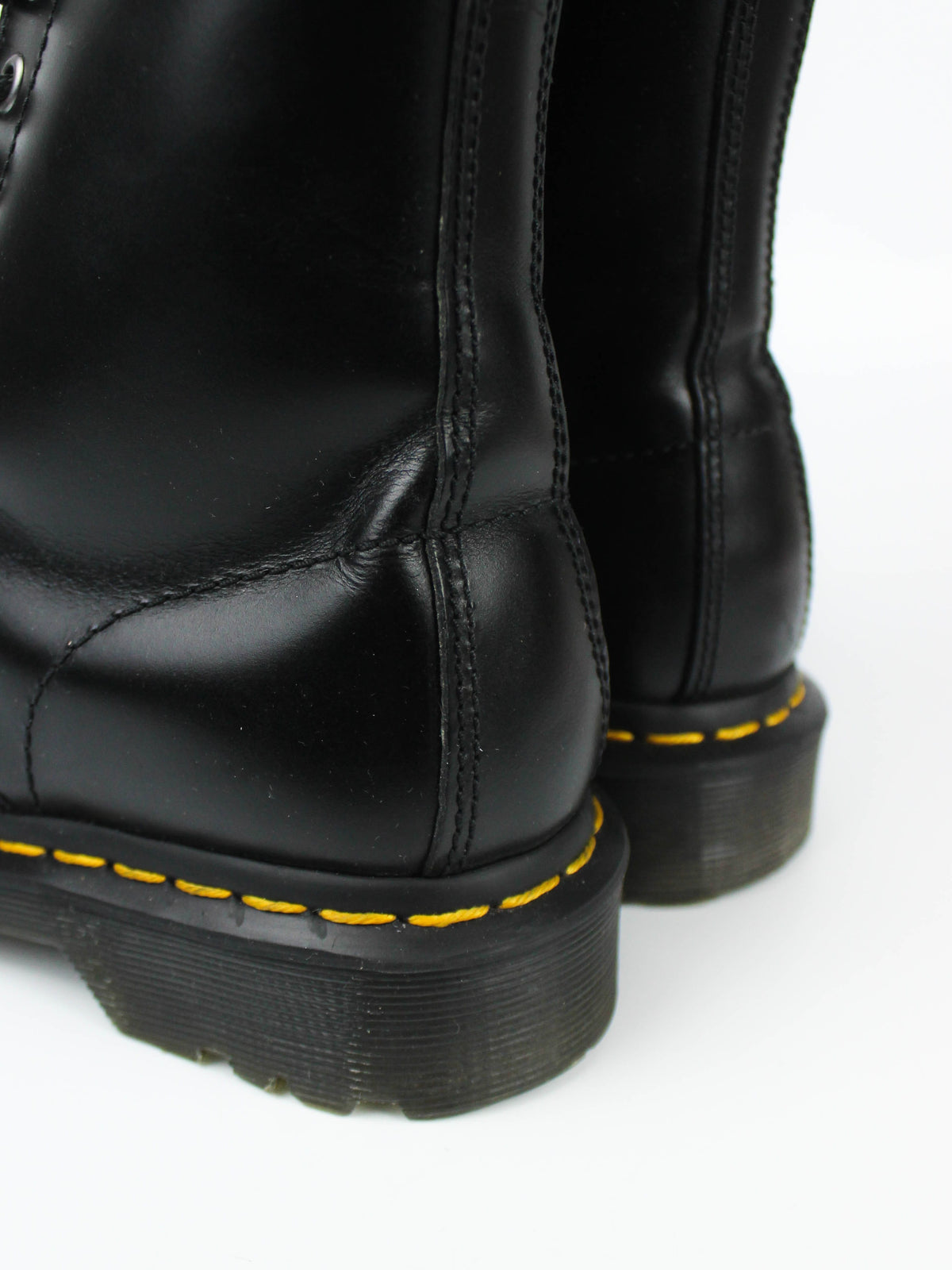 Dr. Martens 1460 Serena