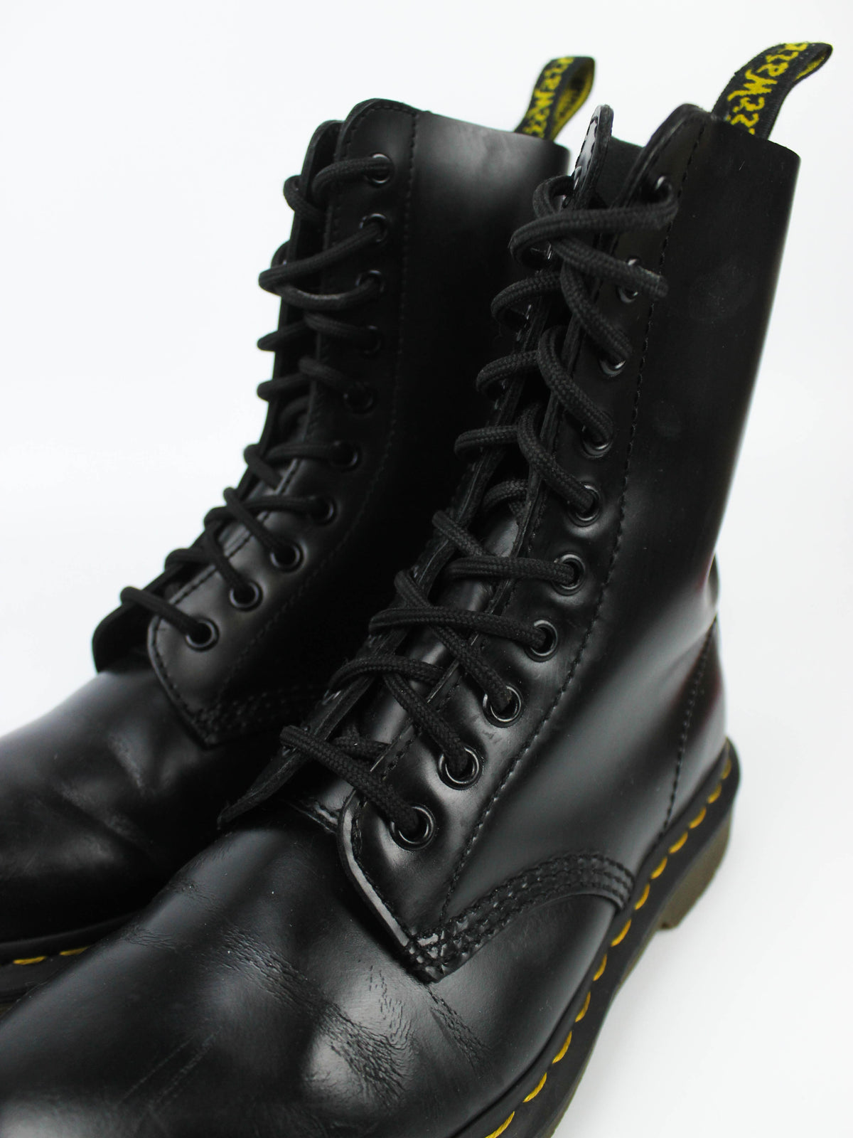Dr. Martens 10-eye 1490 Smooth