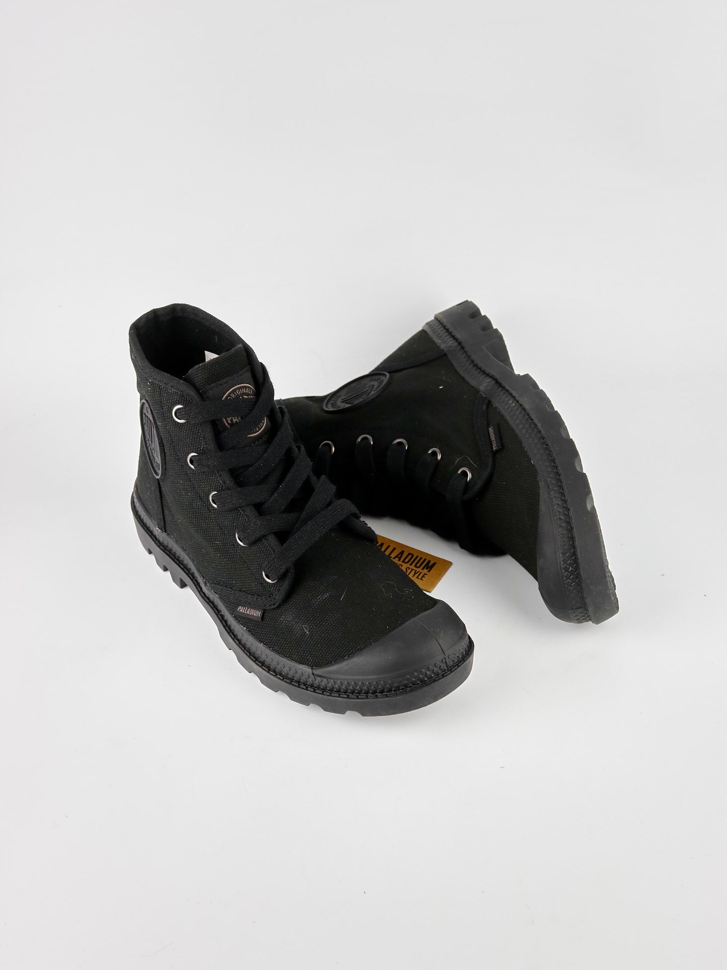 Palladium Pampa Mid Black