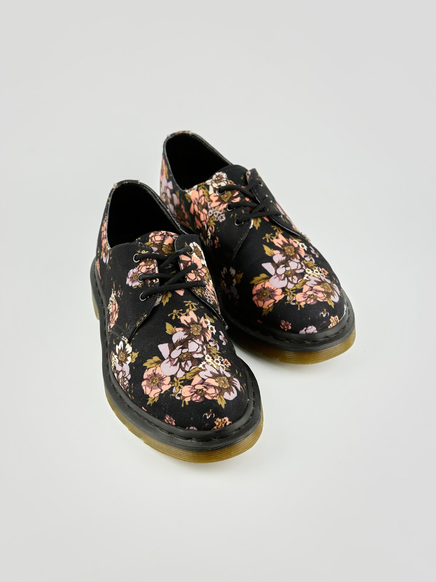 Dr. Martens Core Lester Black Wild Rose 3 Eye