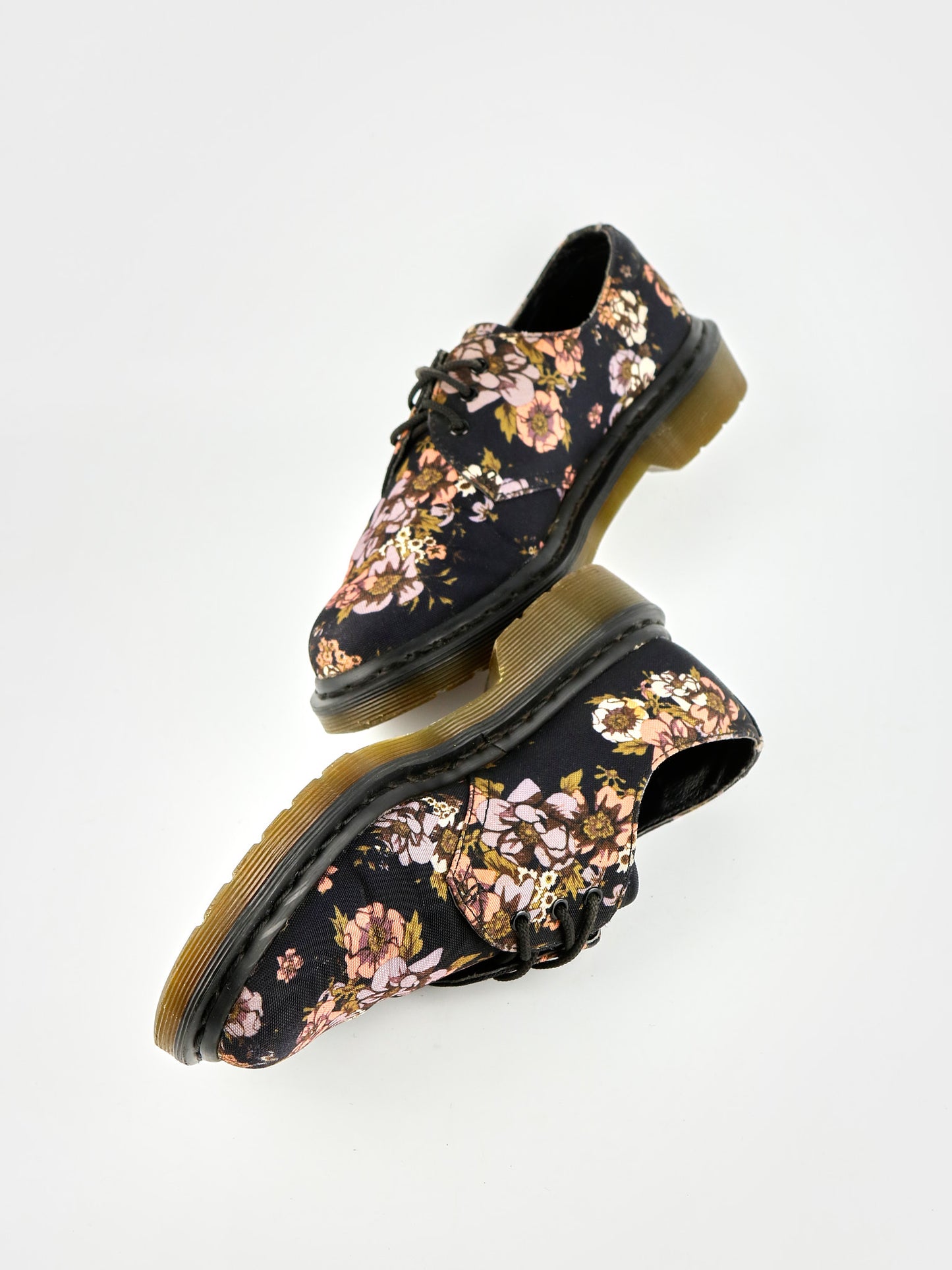 Dr. Martens Core Lester Black Wild Rose 3 Eye