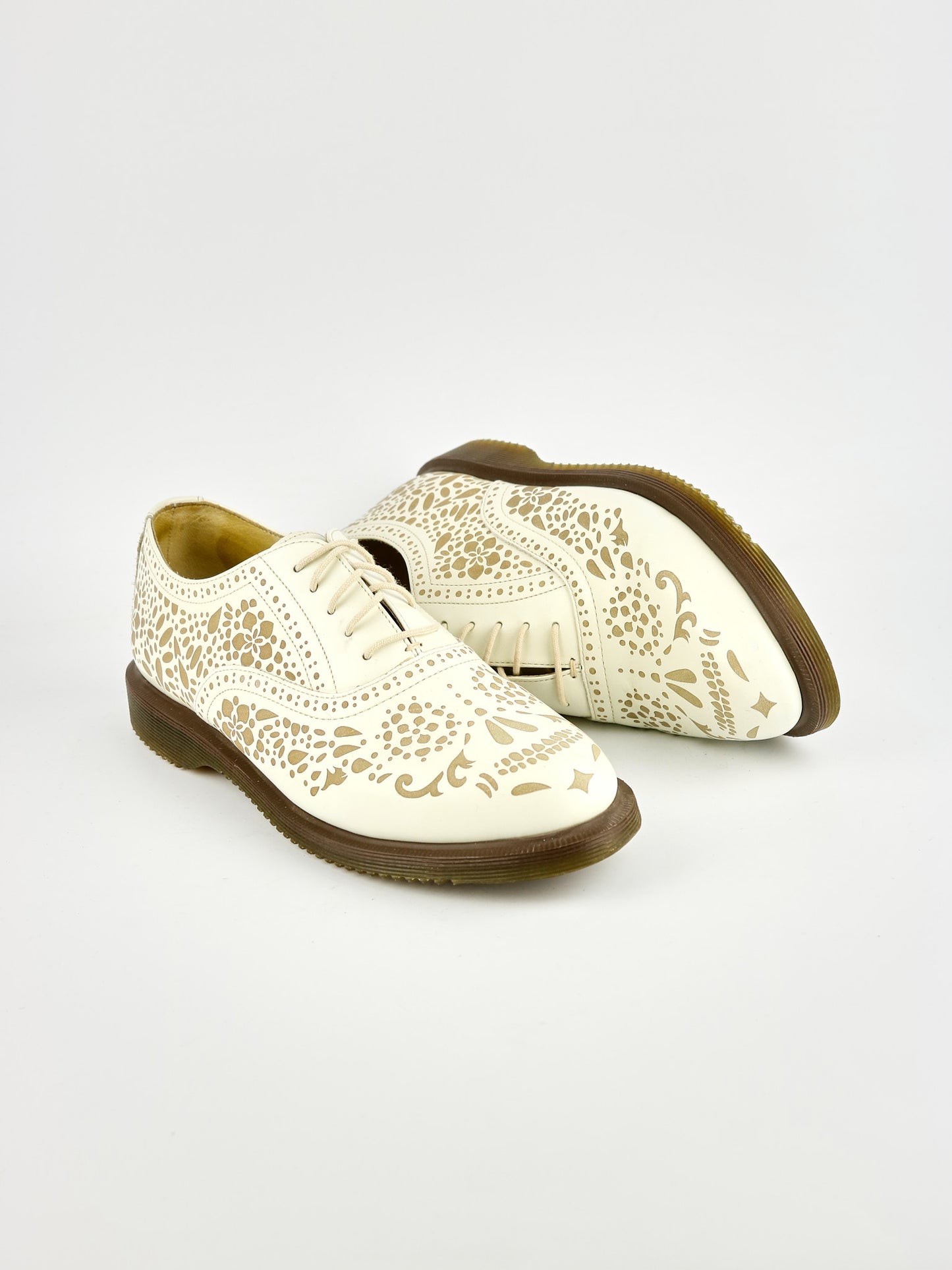 Dr. Martens Aila Skull Print White