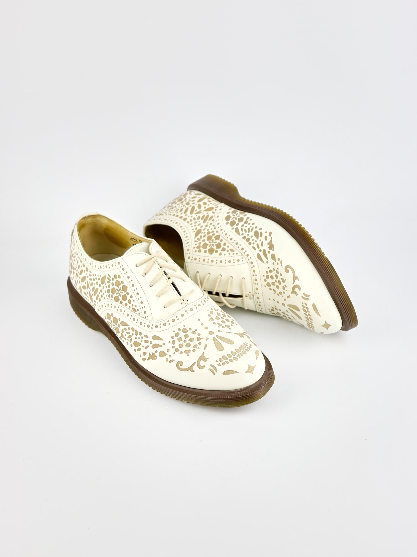 Dr. Martens Aila Skull Print White