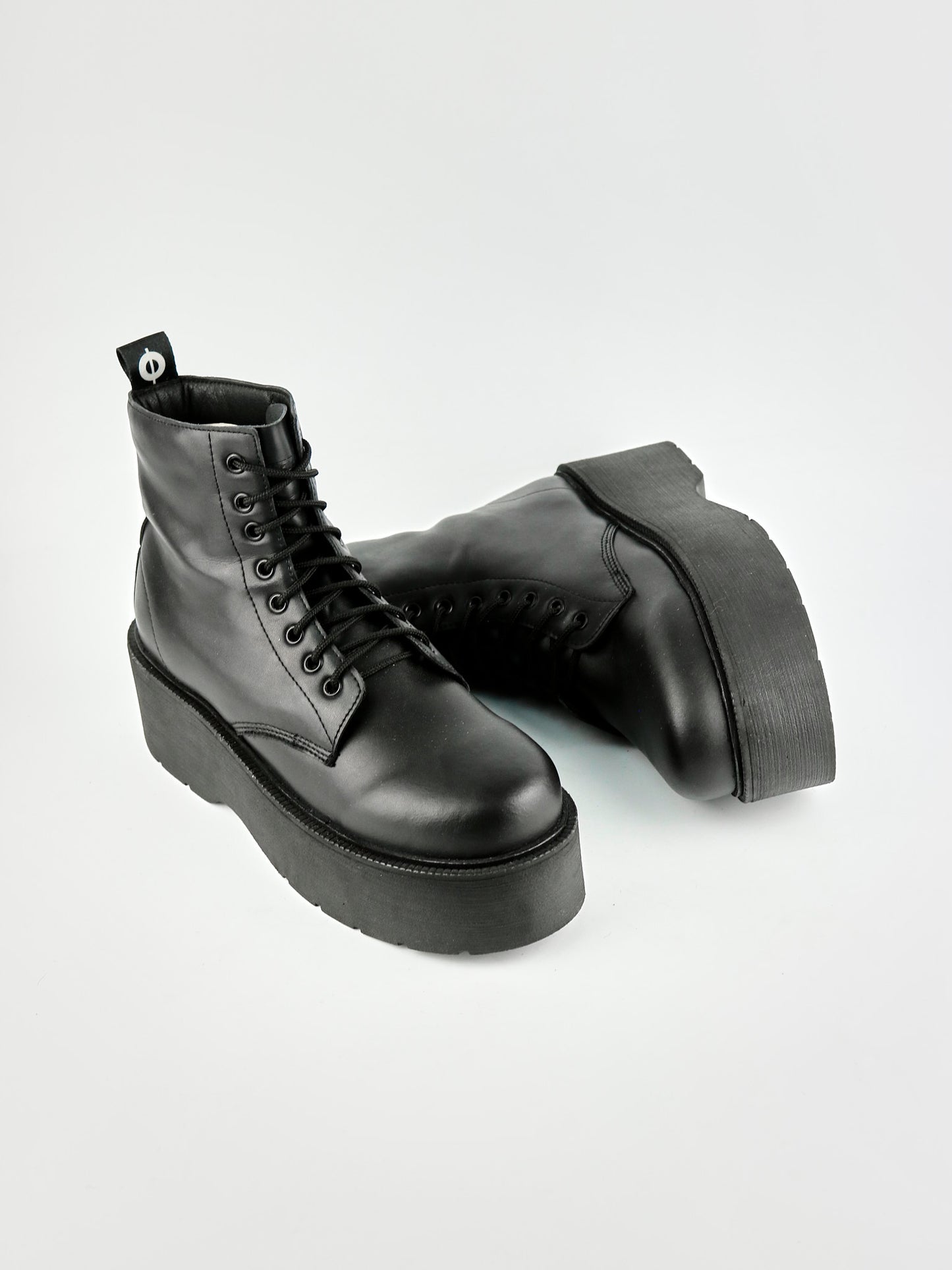 Altercore Adara Vegan Black